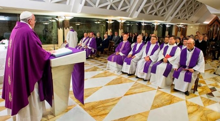 Francisco en Santa Marta: &#039;La riqueza de la Iglesia son los pobres, no el dinero&#039;