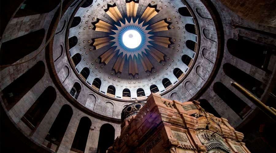 Se cae parte del techo de la capilla del Santo Sepulcro