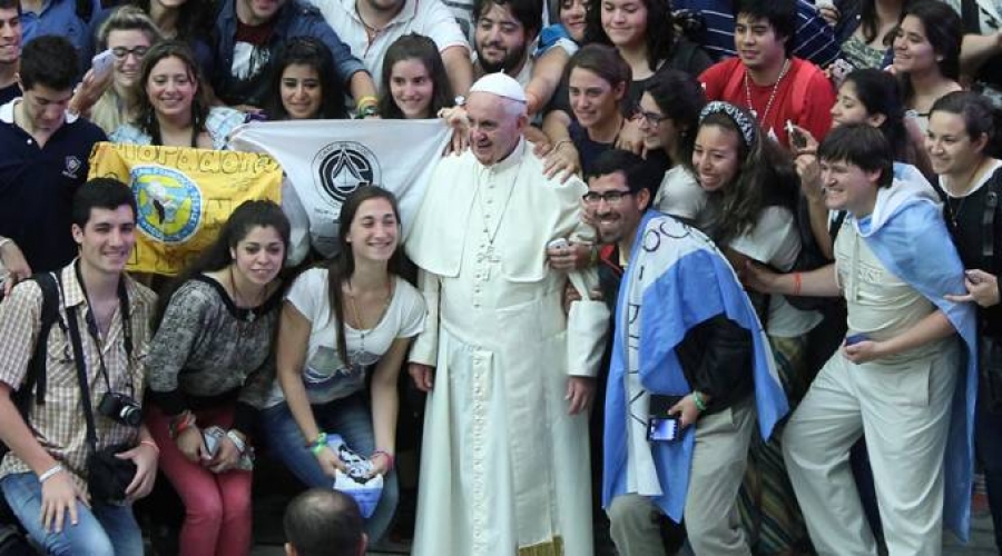 Francisco en el Regina Coeli pide liberen a los secuestrados en Siria y en el mundo