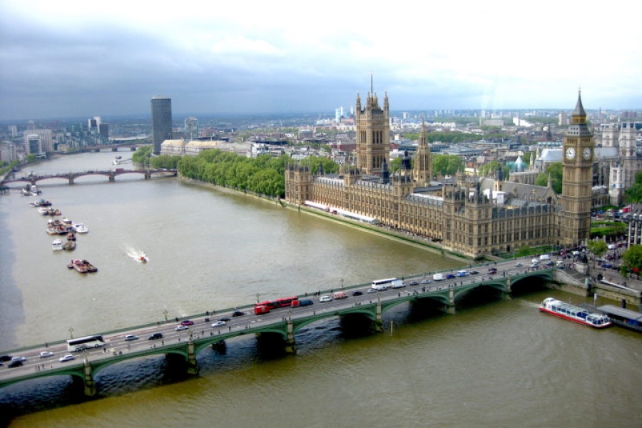 Francisco reza por las víctimas del atentado en Londres