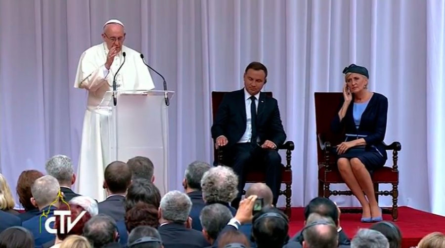 Discurso del Papa Francisco a las autoridades y cuerpo diplomático