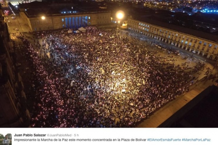 Miles de Colombianos marchan en silencio pidiendo un diverso acuerdo de paz