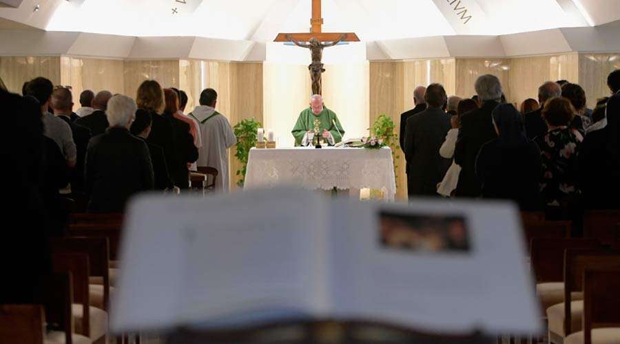 El Papa invita a hacer memoria y no olvidar la historia que Dios hace con cada uno
