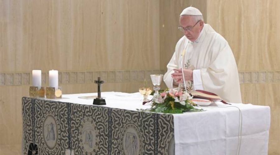 El Papa Francisco llama a hacerse pequeños y humildes para conocer el misterio de Jesús