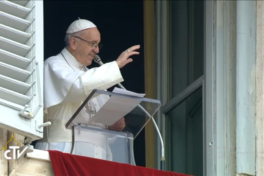 El Papa en el ángelus da las gracias a los milaneses por la acogida con «el corazón en la mano»