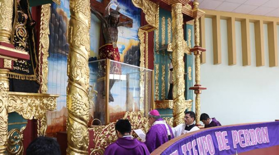 Inundación colapsa Piura en norte del Perú y arzobispo reza por un «tiempo sereno»