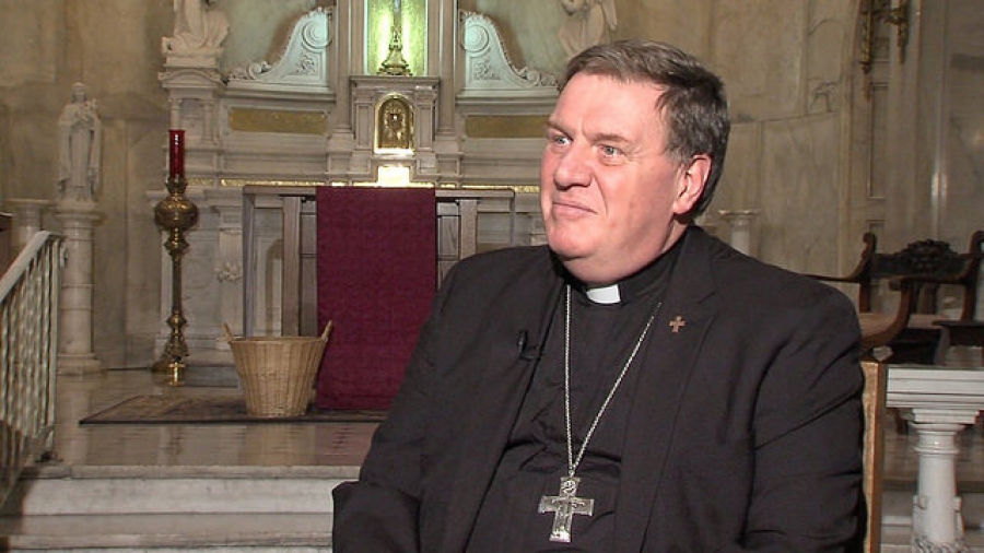 Cardenal Tobin destaca posición pro vida de Trump, pero critica política migratoria