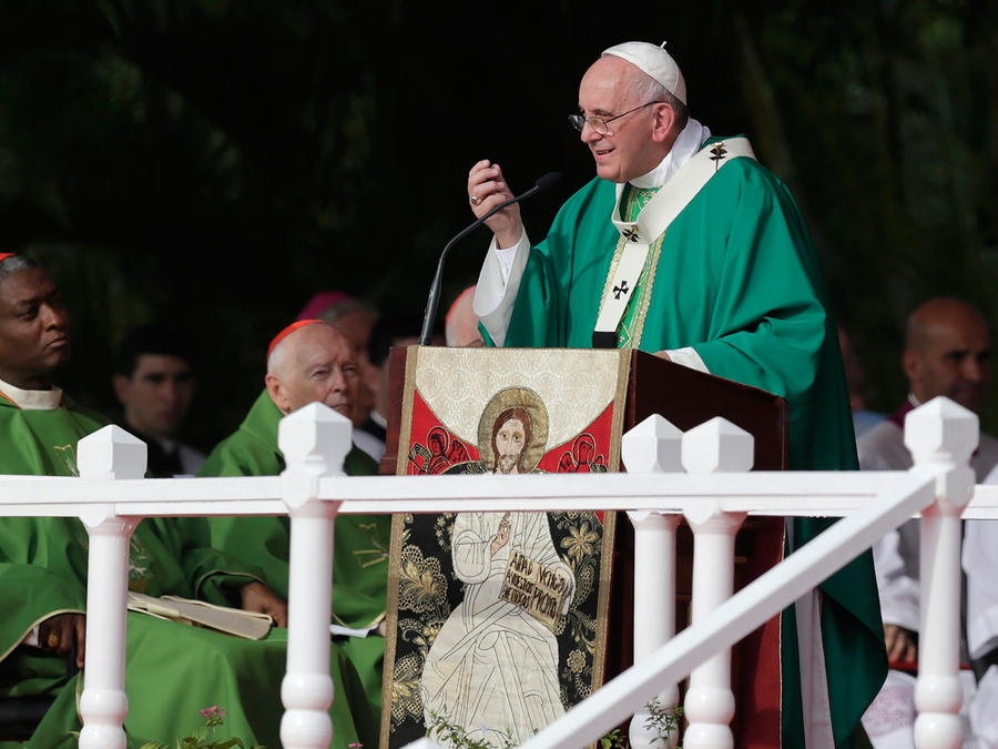 Francisco en la misa en la Plaza de la Revolución de La Habana: “El servicio nunca es ideológico”